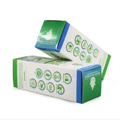 Biały karton z recyklingu o gramaturze 350 g / m2 w kolorze Pantone