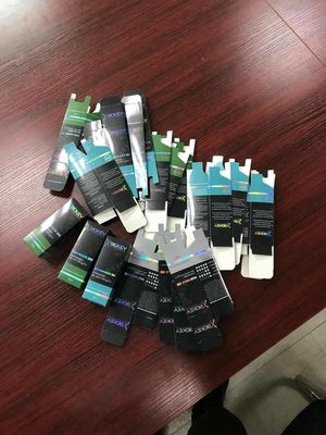 Papier o gramaturze 80 g / m2 Etykiety na butelki 50 ml, naklejka na butelkę ze szkła kolorowego Pantone